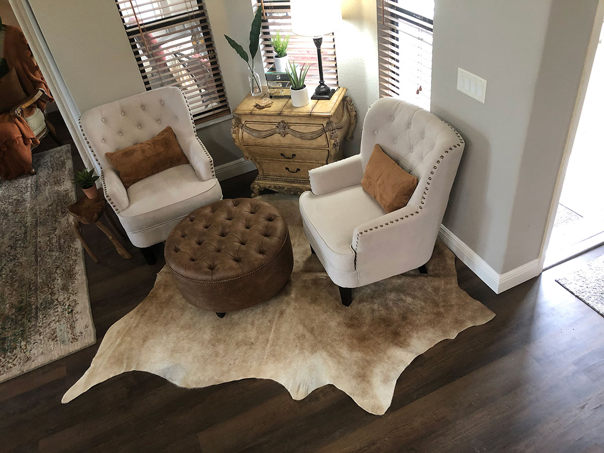 5 Samples Of Western Style Interior Design Ideas Cowhide Rug Tips